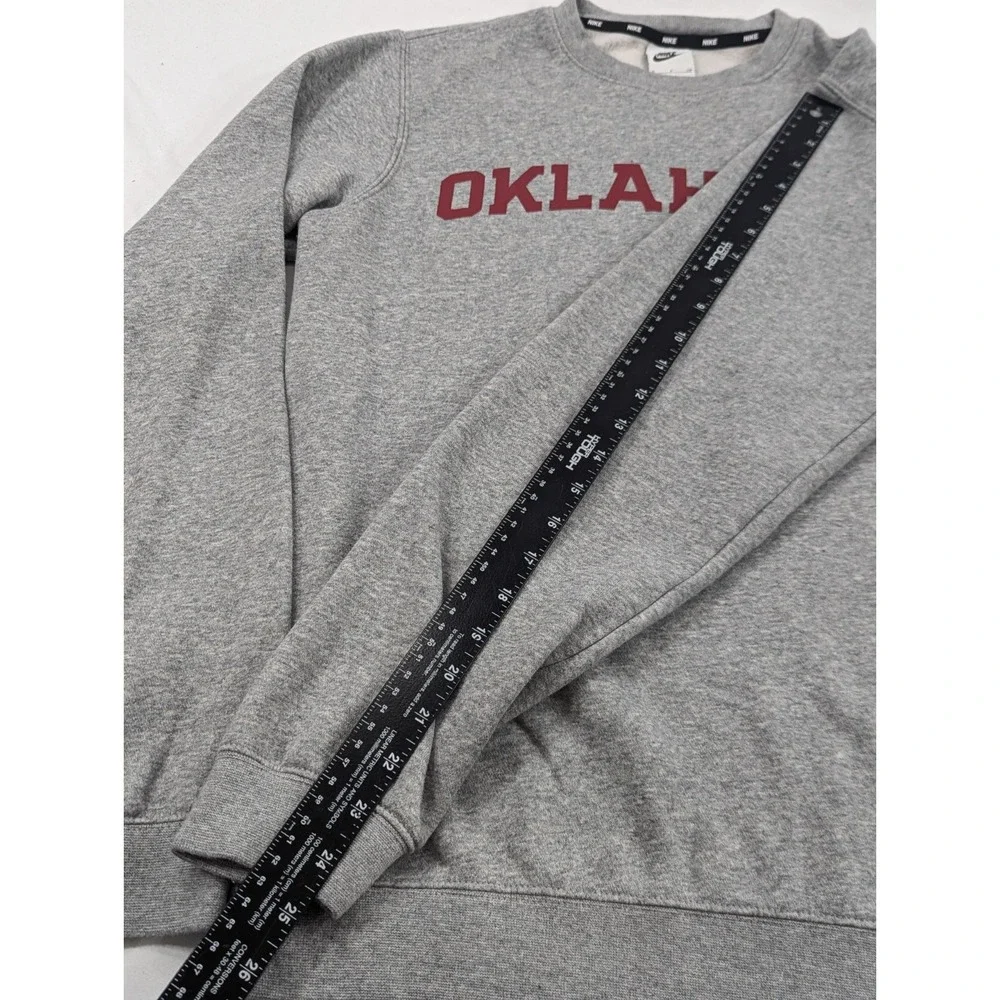 Oklahoma Sooners Sweatshirt Mens Small Gray Logo Pullover Spell Out Fleece Nike‎